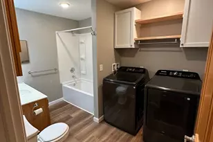 136 Clinton St, Austin, MN 55912 - Photo 9