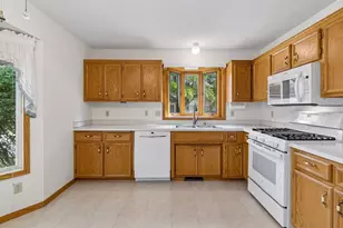 14116 Essex Ln, Apple Valley, MN 55124 - Photo 3