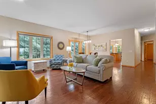 339 Summer Pl E, Maplewood, MN 55117 - Photo 11