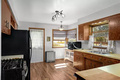 684 Bidwell Street, Saint Paul, MN 55107 - Photo 9