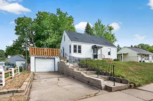 2057 Sherwood Ave, Saint Paul, MN 55119 - Photo 1