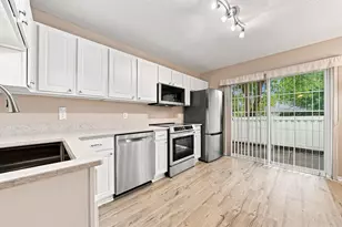 2009 Gresham Ave N, Oakdale, MN 55128 - Photo 9