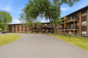 10113 W 34th St, Minnetonka, MN 55305 - Photo 3
