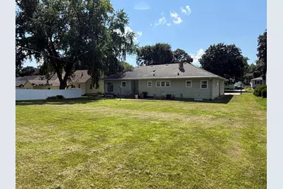 841 Redwood Drive, Fairmont, MN 56031 - Photo 3
