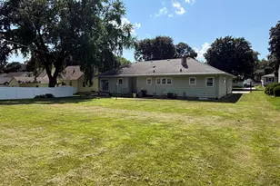 841 Redwood Dr, Fairmont, MN 56031 - Photo 3