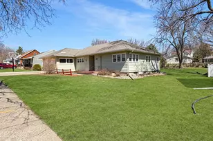 841 Redwood Dr, Fairmont, MN 56031 - Photo 11