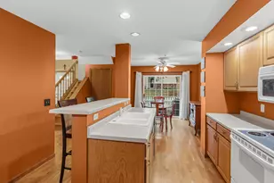 2551 Bedford Ct, Mendota Heights, MN 55120 - Photo 3