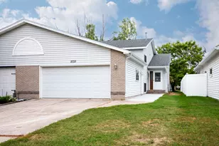 2733 26th St Cir S, Moorhead, MN 56560 - Photo 1