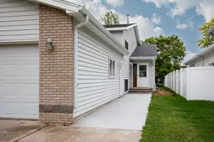 2733 26th St Cir S, Moorhead, MN 56560 - Photo 3