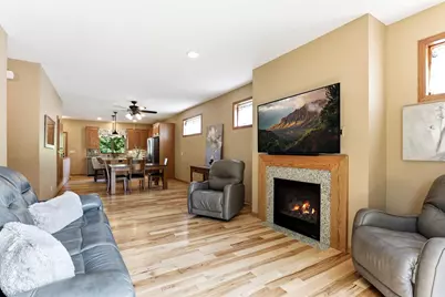 2061 Cardinal Glen Road, North Saint Paul, MN 55109 - Photo 9