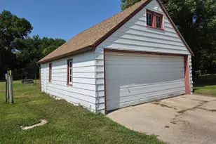 60713 150th St, Chokio, MN 56221 - Photo 33