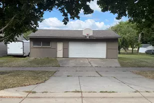 1011 4th Ave, Madison, MN 56256 - Photo 3