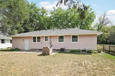 903 Parallel Street, Chaska, MN 55318 - Photo 37