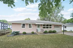 903 Parallel St, Chaska, MN 55318 - Photo 43