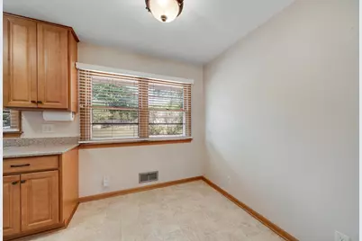 903 Parallel Street, Chaska, MN 55318 - Photo 13