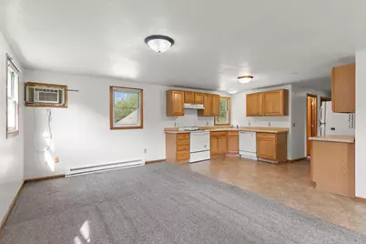 13125 Sylvan Avenue, Lindstrom, MN 55045 - Photo 7