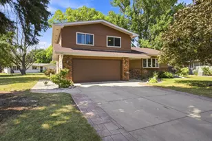 2323 19 1/2 Street S, Moorhead, MN 56560 - Photo 1