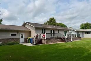 201 12th Ave NW, Pipestone, MN 56164 - Photo 3