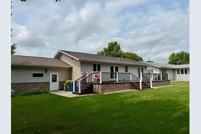 201 12th Avenue NW, Pipestone, MN 56164 - Photo 1