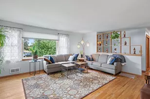 452 Howard St N, Saint Paul, MN 55119 - Photo 3