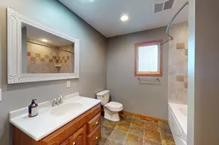 1605 Canary Dr, Albert Lea, MN 56007 - Photo 9