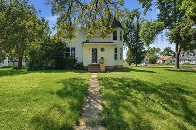 204 E 12th Street, Blue Earth, MN 56013 - Photo 1