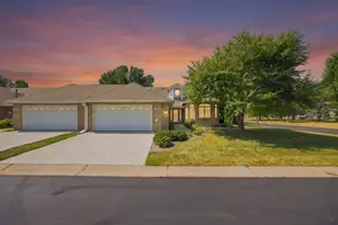 1264 Silverthorn Dr, Shoreview, MN 55126 - Photo 1