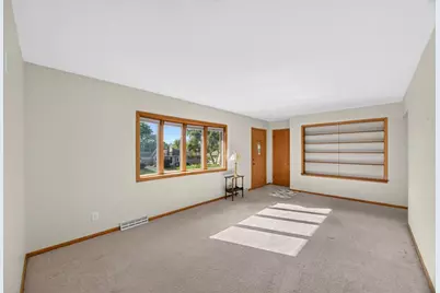 2817 15th Avenue NW, Rochester, MN 55901 - Photo 3