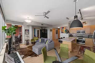 215 10th Ave S, Minneapolis, MN 55415 - Photo 5