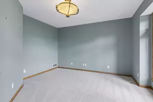 21180 Wellington Pl, Lakeville, MN 55044 - Photo 9