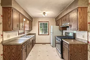 1677 Burns Ave, Saint Paul, MN 55106 - Photo 7