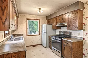 1677 Burns Ave, Saint Paul, MN 55106 - Photo 9
