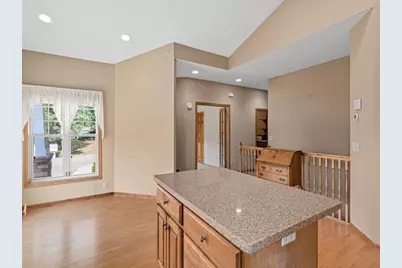 198 Thompson Avenue E, West Saint Paul, MN 55118 - Photo 9