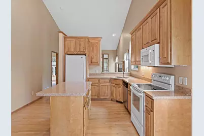 198 Thompson Avenue E, West Saint Paul, MN 55118 - Photo 5