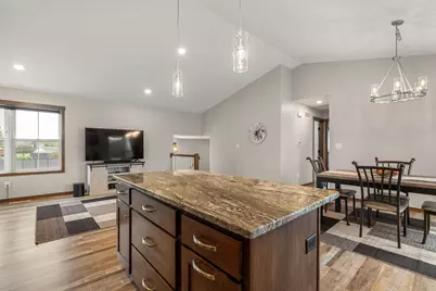 1404 20th Street NE, Austin, MN 55912 - Photo 25