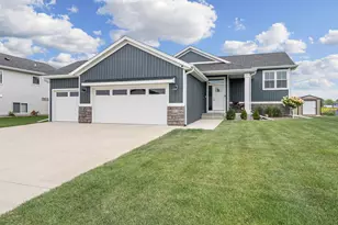 1404 20th St NE, Austin, MN 55912 - Photo 1