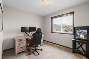 1404 20th St NE, Austin, MN 55912 - Photo 29
