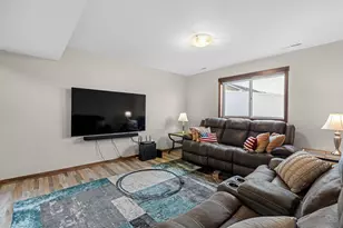 1404 20th St NE, Austin, MN 55912 - Photo 37