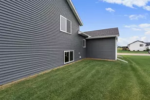 1404 20th St NE, Austin, MN 55912 - Photo 53