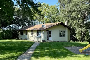 521 Oak Ln, Redwood Falls, MN 56283 - Photo 1