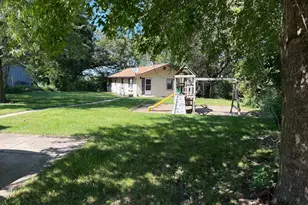 521 Oak Ln, Redwood Falls, MN 56283 - Photo 3