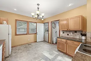 516 4th St SE, Willmar, MN 56201 - Photo 9