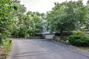 135 Viking Dr E, Little Canada, MN 55117 - Photo 29