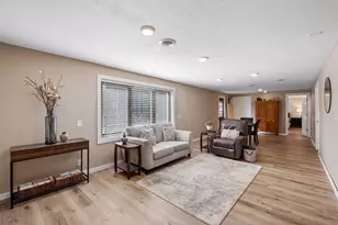 4501 Terracewood Dr, Bloomington, MN 55437 - Photo 31