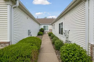 18716 Kalmar Ct, Lakeville, MN 55044 - Photo 3