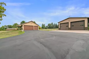 671 Kinney Rd, Hudson, WI 54016 - Photo 3
