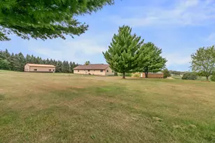 671 Kinney Rd, Hudson, WI 54016 - Photo 7