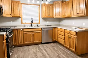 212 W Grant St, Ceylon, MN 56121 - Photo 3