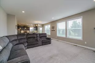 1968 Eagle Ridge Loop, Shakopee, MN 55379 - Photo 9