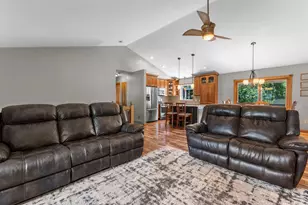 13632 Bryant Pl S, Burnsville, MN 55337 - Photo 9